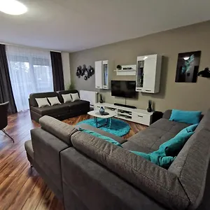 https://freedom-apartman.hotels-hajduszoboszlo-hungary.com