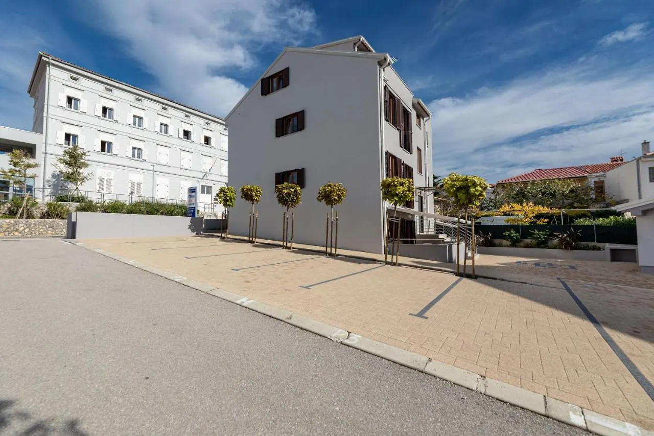 Apartments Crnekovic III Baska   Baska (Krk)