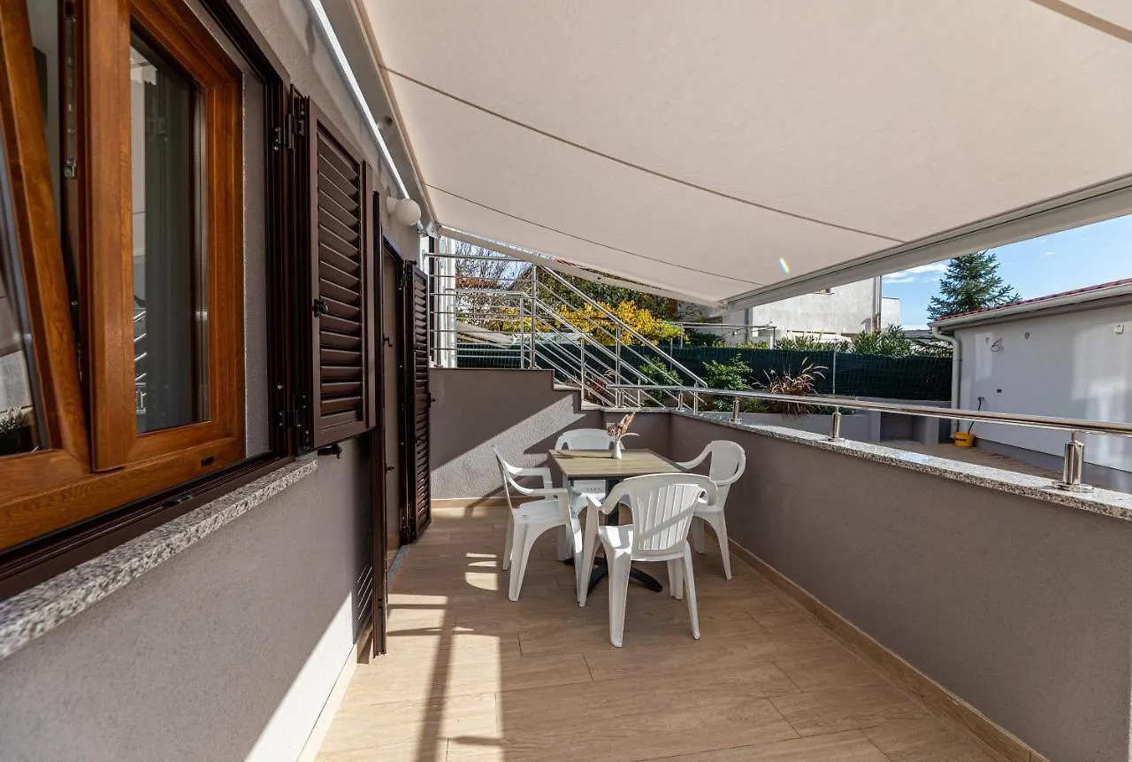 Apartments Crnekovic III Baska   Baska (Krk)